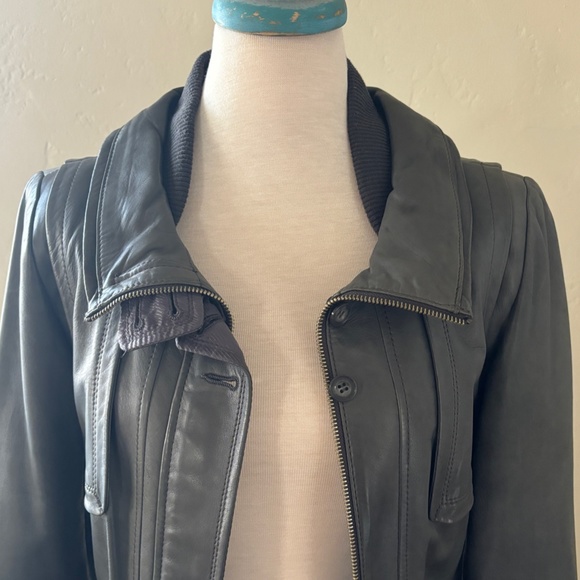 Danier Grey Lamb Skin Leather Jacket in Small - Picture 6 of 11